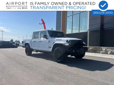 White 2022 Jeep Gladiator Willys for sale in Platte City, MO