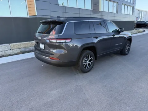 More photos of 2025 Jeep Grand Cherokee L Limited at Airport Chrysler Dodge Jeep Ram, MO