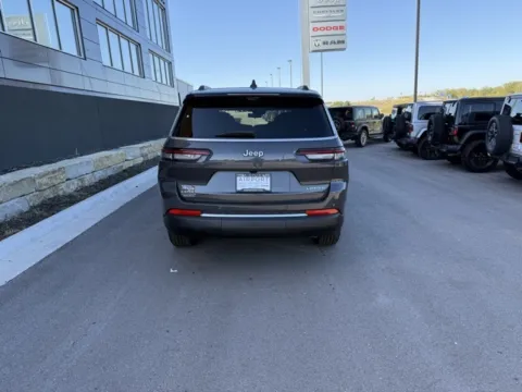 More photos of 2025 Jeep Grand Cherokee L Limited at Airport Chrysler Dodge Jeep Ram, MO