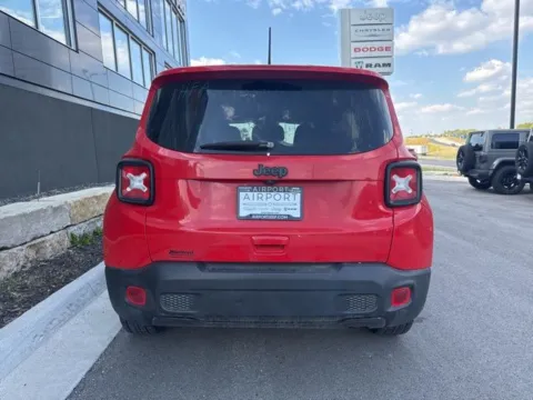 More photos of 2020 Jeep Renegade Altitude at Airport Chrysler Dodge Jeep Ram, MO