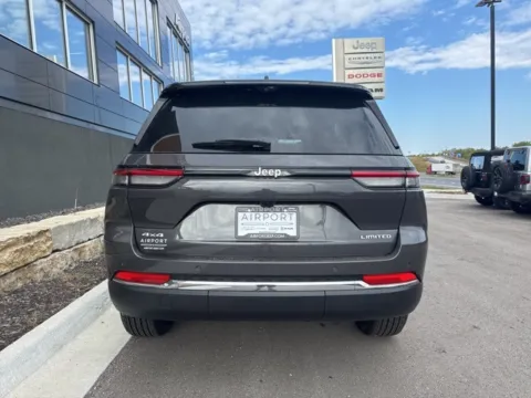 More photos of 2025 Jeep Grand Cherokee Limited at Airport Chrysler Dodge Jeep Ram, MO