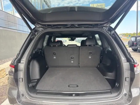 More photos of 2025 Jeep Grand Cherokee Limited at Airport Chrysler Dodge Jeep Ram, MO