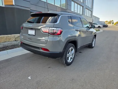 More photos of 2023 Jeep Compass Latitude at Airport Chrysler Dodge Jeep Ram, MO