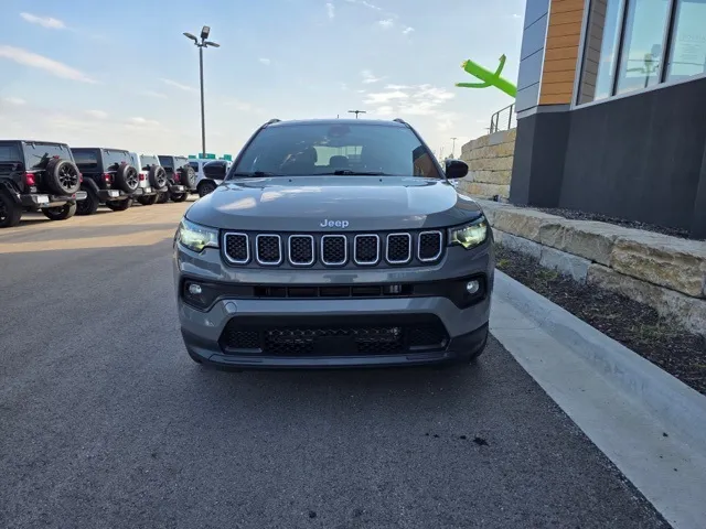 Used 2023 Jeep Compass Latitude with VIN 3C4NJDBN5PT560662 for sale in Kansas City