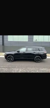 More photos of 2022 Jeep Grand Cherokee L Altitude at Airport Chrysler Dodge Jeep Ram, MO