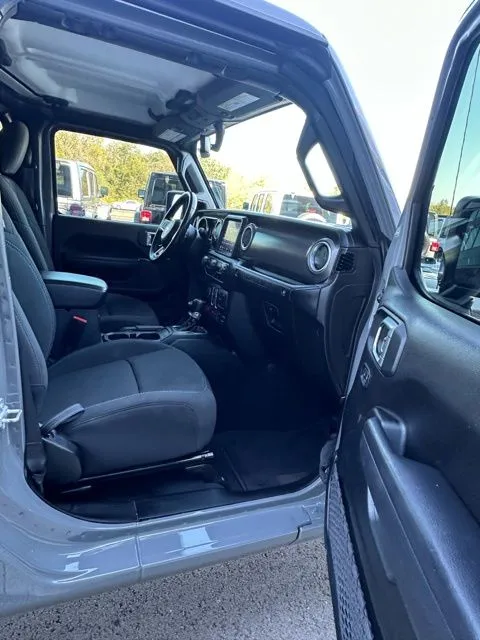 2022 Jeep Wrangler Unlimited Rubicon 4XE - Photo 9