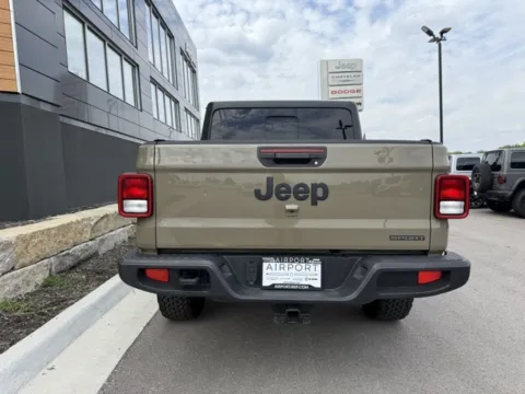 More photos of 2020 Jeep Gladiator Sport at Airport Chrysler Dodge Jeep Ram, MO