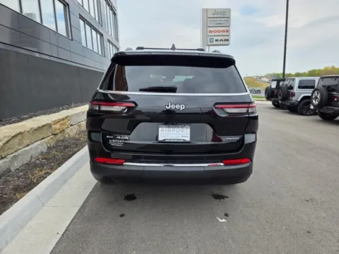 More photos of 2022 Jeep Grand Cherokee L Limited at Airport Chrysler Dodge Jeep Ram, MO