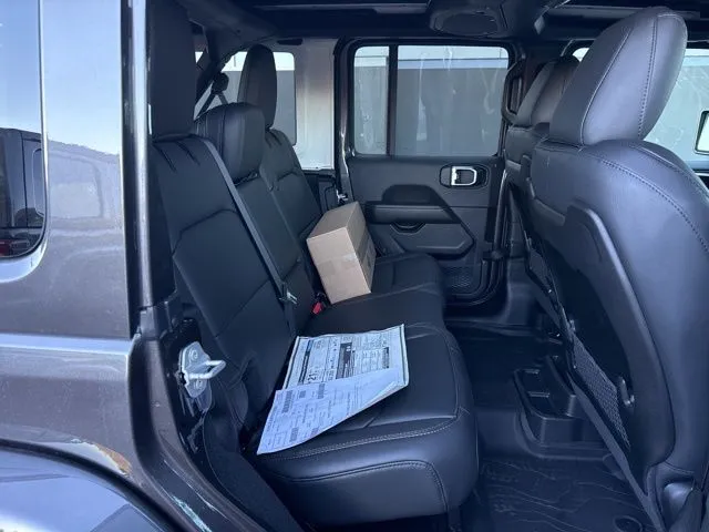 2026 Jeep Wrangler 4-Door Sahara - Photo 11