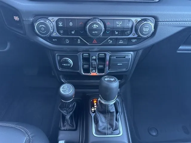 2026 Jeep Wrangler 4-Door Sahara - Photo 16
