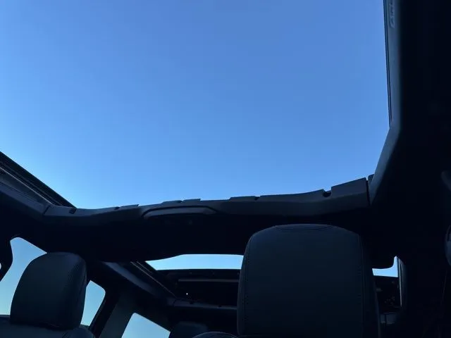 2026 Jeep Wrangler 4-Door Sahara - Photo 18