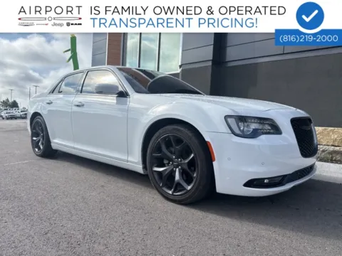 White 2022 Chrysler 300 S for sale in Platte City, MO