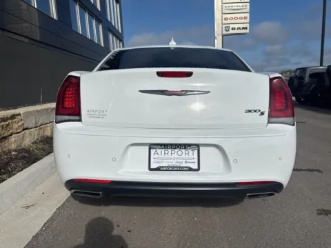 More photos of 2022 Chrysler 300 S at Airport Chrysler Dodge Jeep Ram, MO