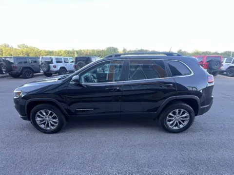 More photos of 2022 Jeep Cherokee Latitude Lux at Airport Chrysler Dodge Jeep Ram, MO