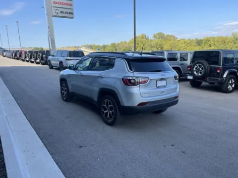 More photos of 2025 Jeep Compass Limited at Airport Chrysler Dodge Jeep Ram, MO