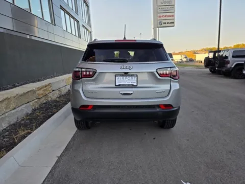 More photos of 2023 Jeep Compass Latitude at Airport Chrysler Dodge Jeep Ram, MO
