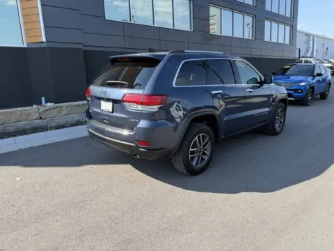 More photos of 2020 Jeep Grand Cherokee Limited at Airport Chrysler Dodge Jeep Ram, MO