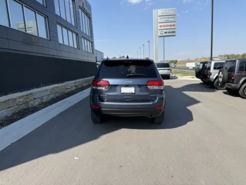 More photos of 2020 Jeep Grand Cherokee Limited at Airport Chrysler Dodge Jeep Ram, MO