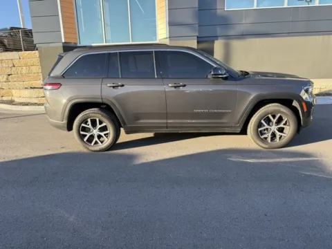 Another view of 2025 Jeep Grand Cherokee Limited for sale in Platte City, MO at Airport Chrysler Dodge Jeep Ram