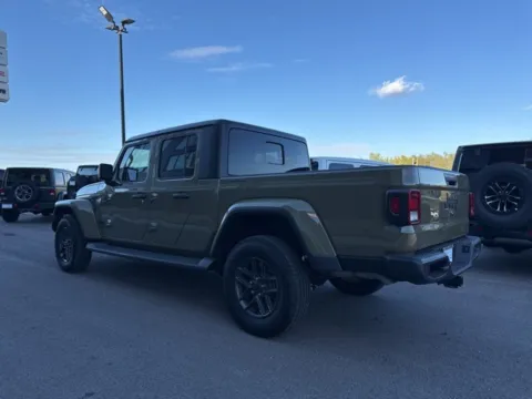 More photos of 2025 Jeep Gladiator Sport S at Airport Chrysler Dodge Jeep Ram, MO