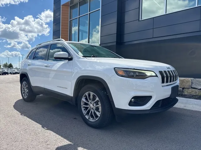 White 2021 Jeep Cherokee Latitude Plus for sale in Platte City, MO