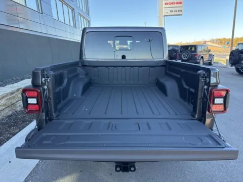 More photos of 2026 Jeep Gladiator Mojave X at Airport Chrysler Dodge Jeep Ram, MO