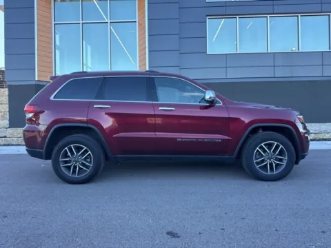Photos of 2022 Jeep Grand Cherokee WK Limited for sale in Platte City, MO at Airport Chrysler Dodge Jeep Ram