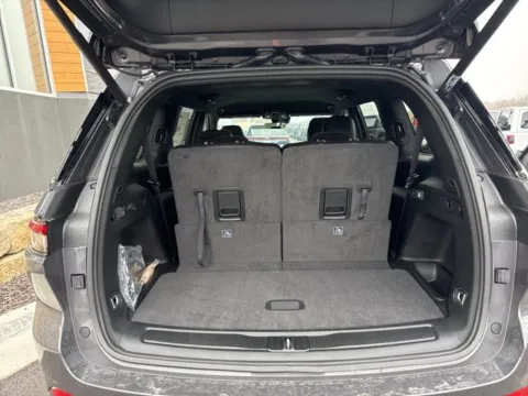 More photos of 2025 Jeep Grand Cherokee L Limited at Airport Chrysler Dodge Jeep Ram, MO