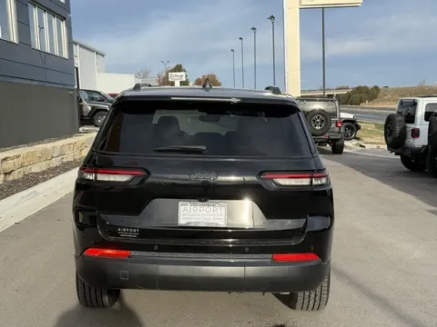 More photos of 2023 Jeep Grand Cherokee L Altitude at Airport Chrysler Dodge Jeep Ram, MO