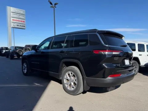 More photos of 2022 Jeep Grand Cherokee L Limited at Airport Chrysler Dodge Jeep Ram, MO