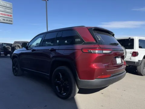 More photos of 2023 Jeep Grand Cherokee Altitude at Airport Chrysler Dodge Jeep Ram, MO