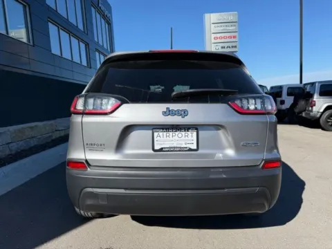 More photos of 2021 Jeep Cherokee Latitude at Airport Chrysler Dodge Jeep Ram, MO