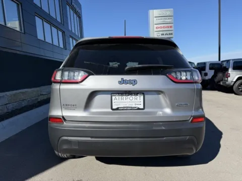 More photos of 2021 Jeep Cherokee Latitude at Airport Chrysler Dodge Jeep Ram, MO