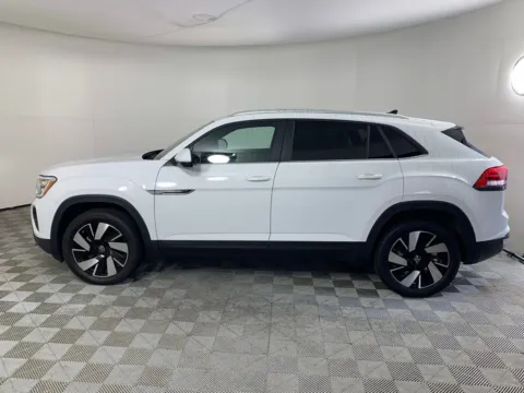 More photos of 2024 Volkswagen Atlas Cross Sport 2.0T SE w/Technology at ALM GMC South, GA