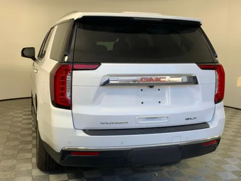 More photos of 2022 GMC Yukon SLT at ALM GMC South, GA