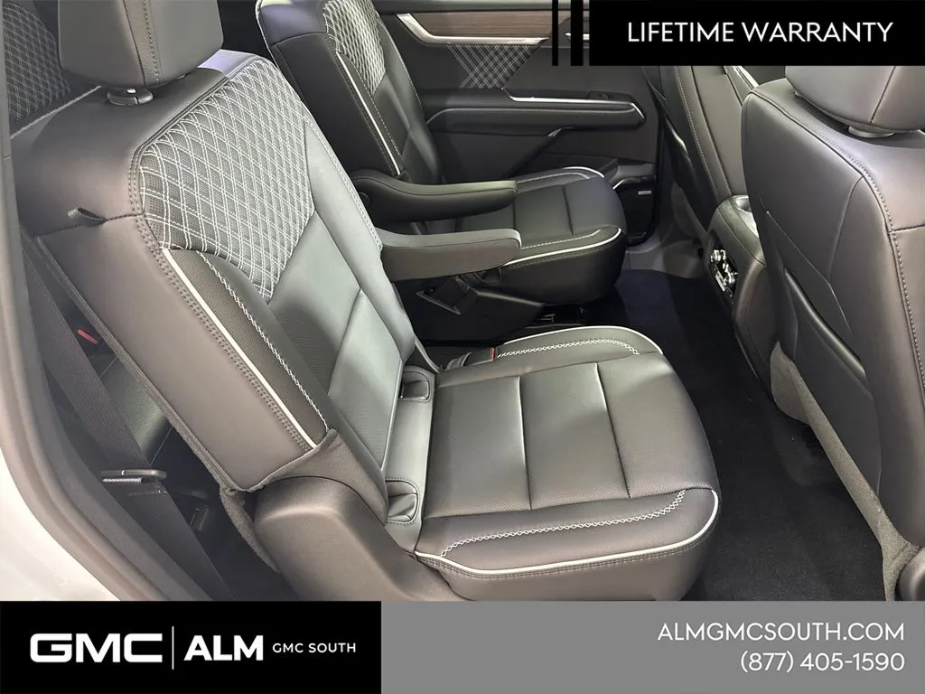 2026 GMC Acadia Denali - Photo 17
