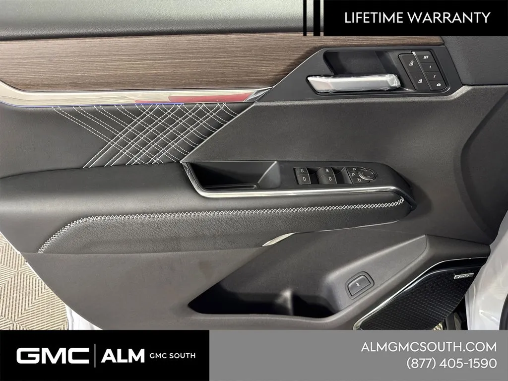 2026 GMC Acadia Denali - Photo 12