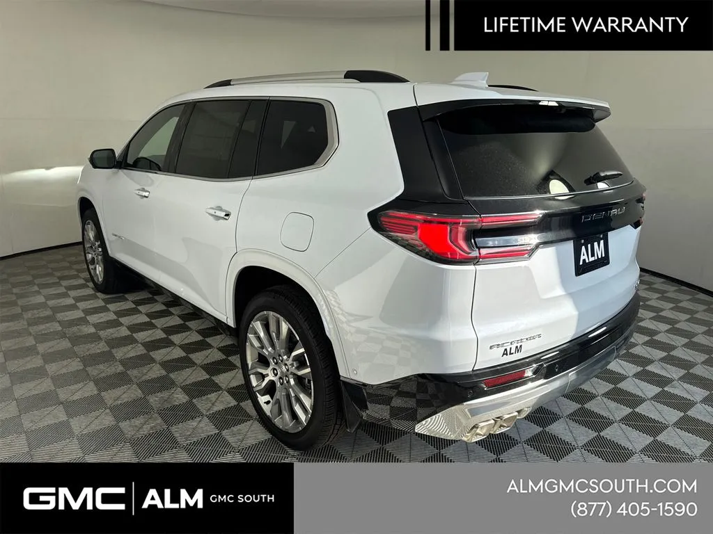 2026 GMC Acadia Denali - Photo 9