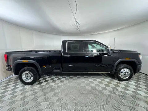 More photos of 2026 GMC Sierra 3500HD Denali Ultimate at ALM GMC South, GA
