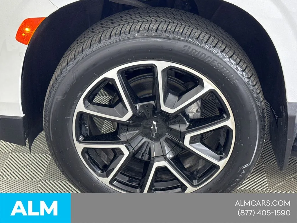 2024 Chevrolet Suburban RST - Photo 15