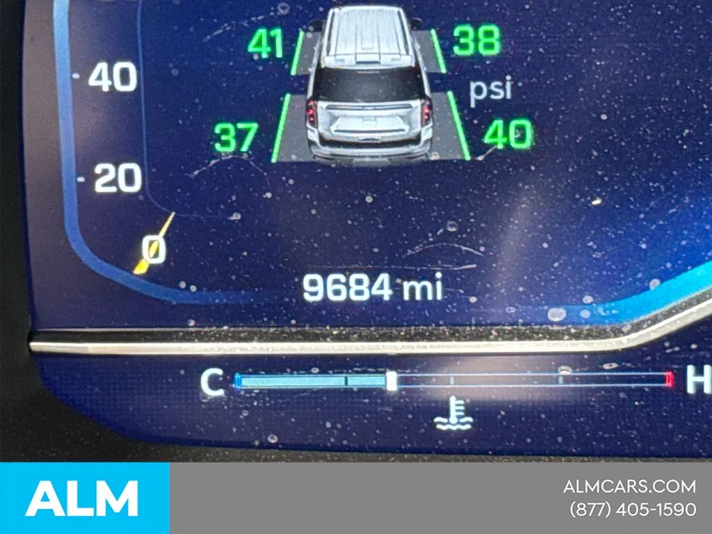 2024 Chevrolet Suburban RST - Photo 34