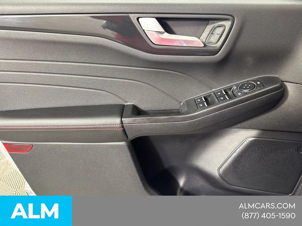 2026 Ford Escape ST-Line - Photo 13
