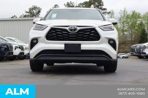 More photos of 2020 Toyota Highlander LE at ALM GMC South, GA