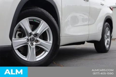 Another view of 2020 Toyota Highlander LE for sale in Morrow, GA at ALM GMC South