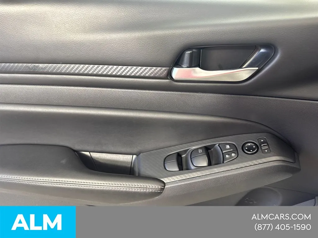 2025 Nissan Altima SV - Photo 13