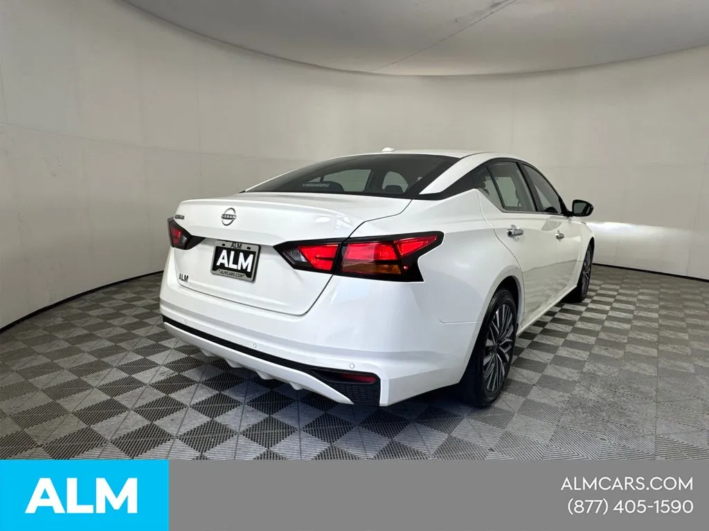 2025 Nissan Altima SV - Photo 6