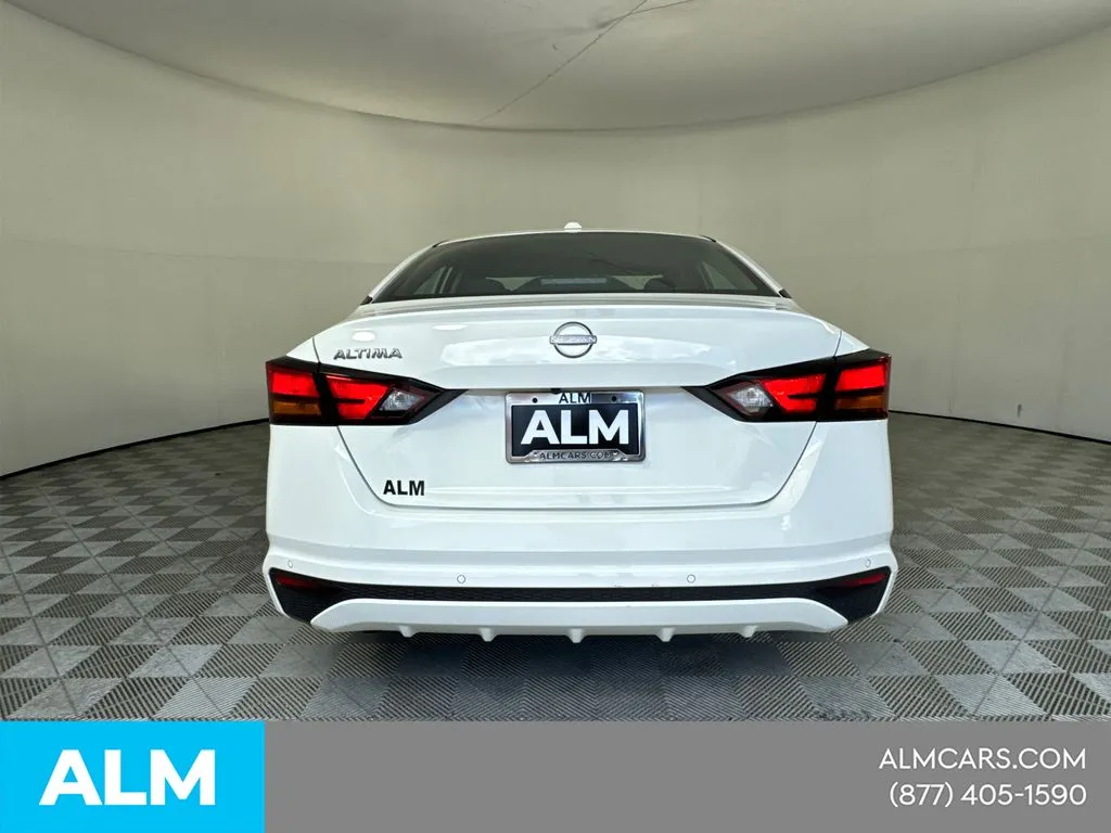 2025 Nissan Altima SV - Photo 8