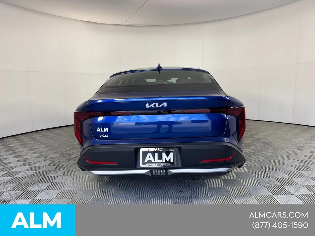2025 Kia K4 LXS - Photo 9