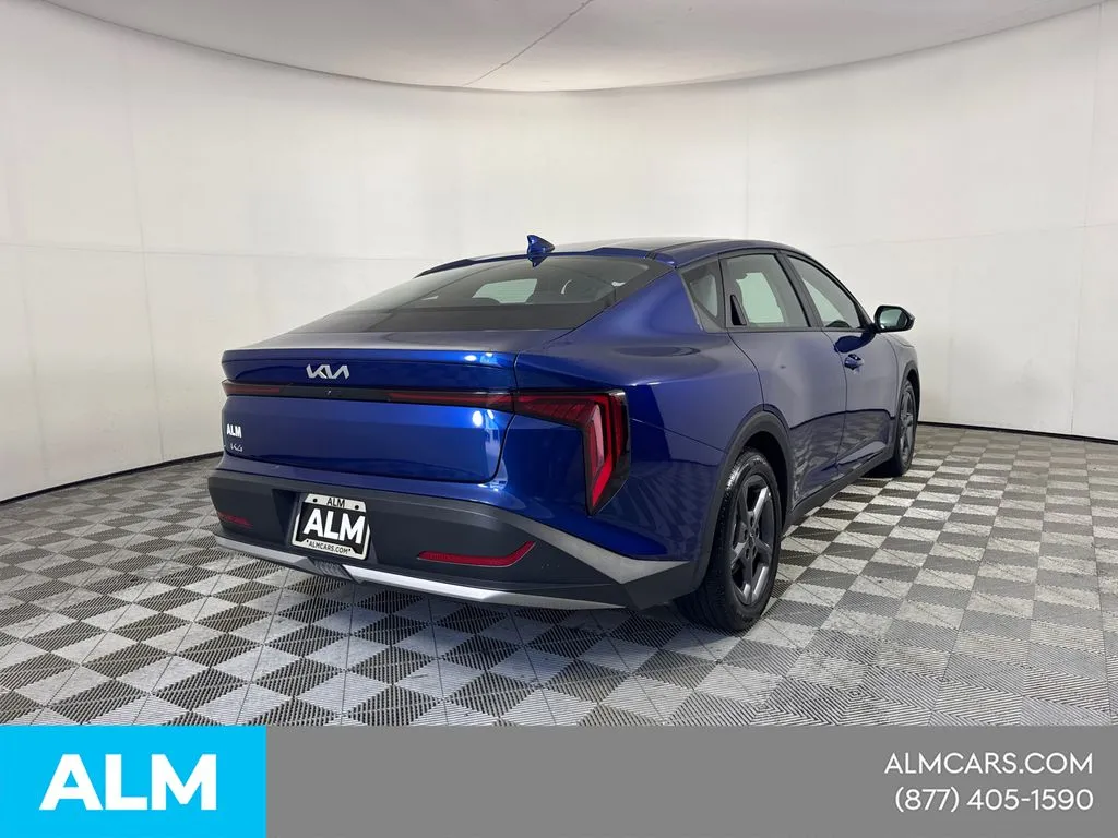 2025 Kia K4 LXS - Photo 7