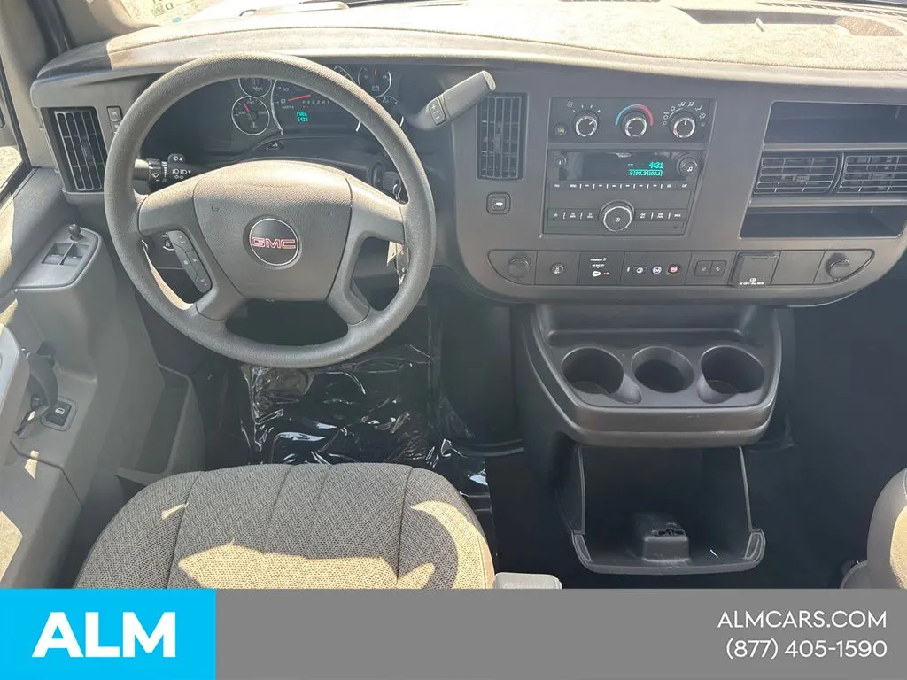 2025 GMC Savana Passenger LT - Photo 21